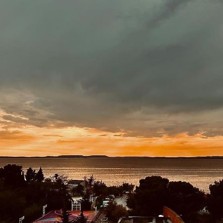 Appartamento T4 Jolie Vue Avec Jaccuzzi Vitrolles  Esterno foto