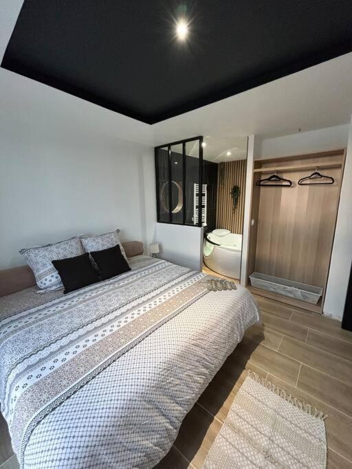 Appartamento T4 Jolie Vue Avec Jaccuzzi Vitrolles  Esterno foto