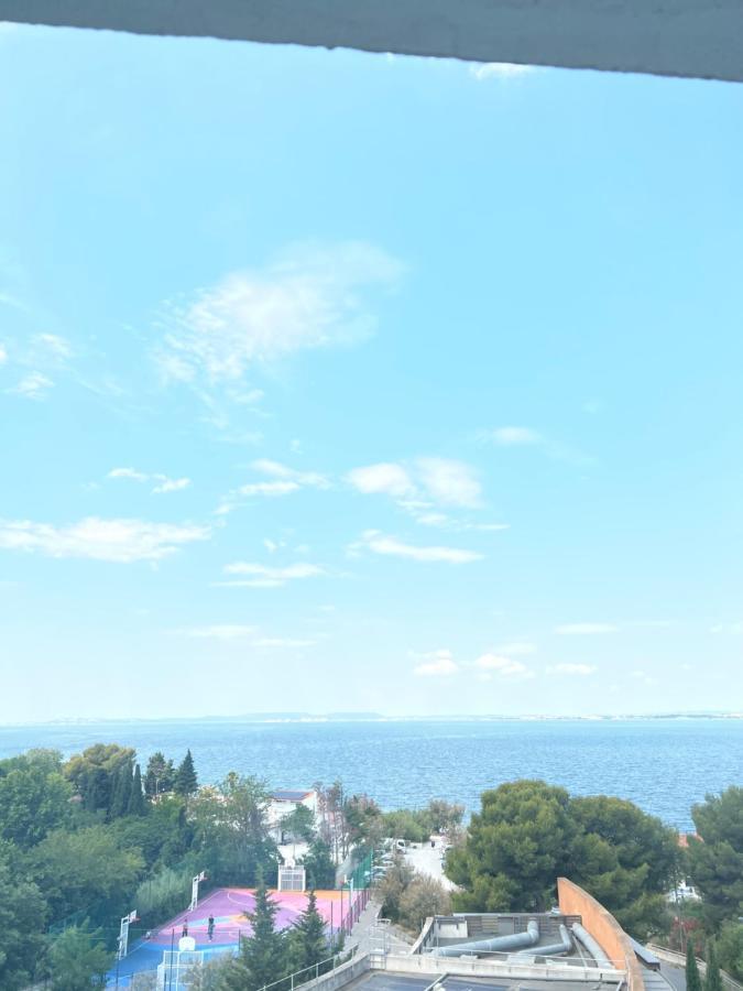 Appartamento T4 Jolie Vue Avec Jaccuzzi Vitrolles  Esterno foto